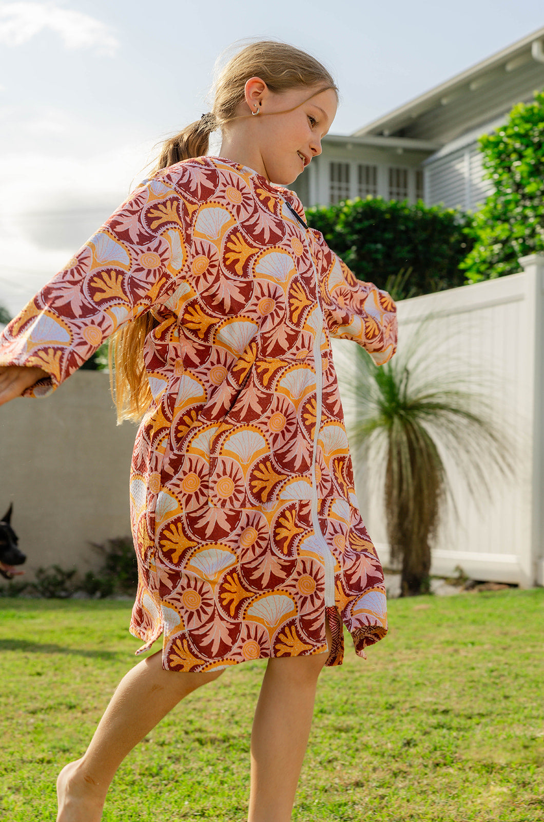 Pre-Order | Sun Scallop - Adults Hooded Towel