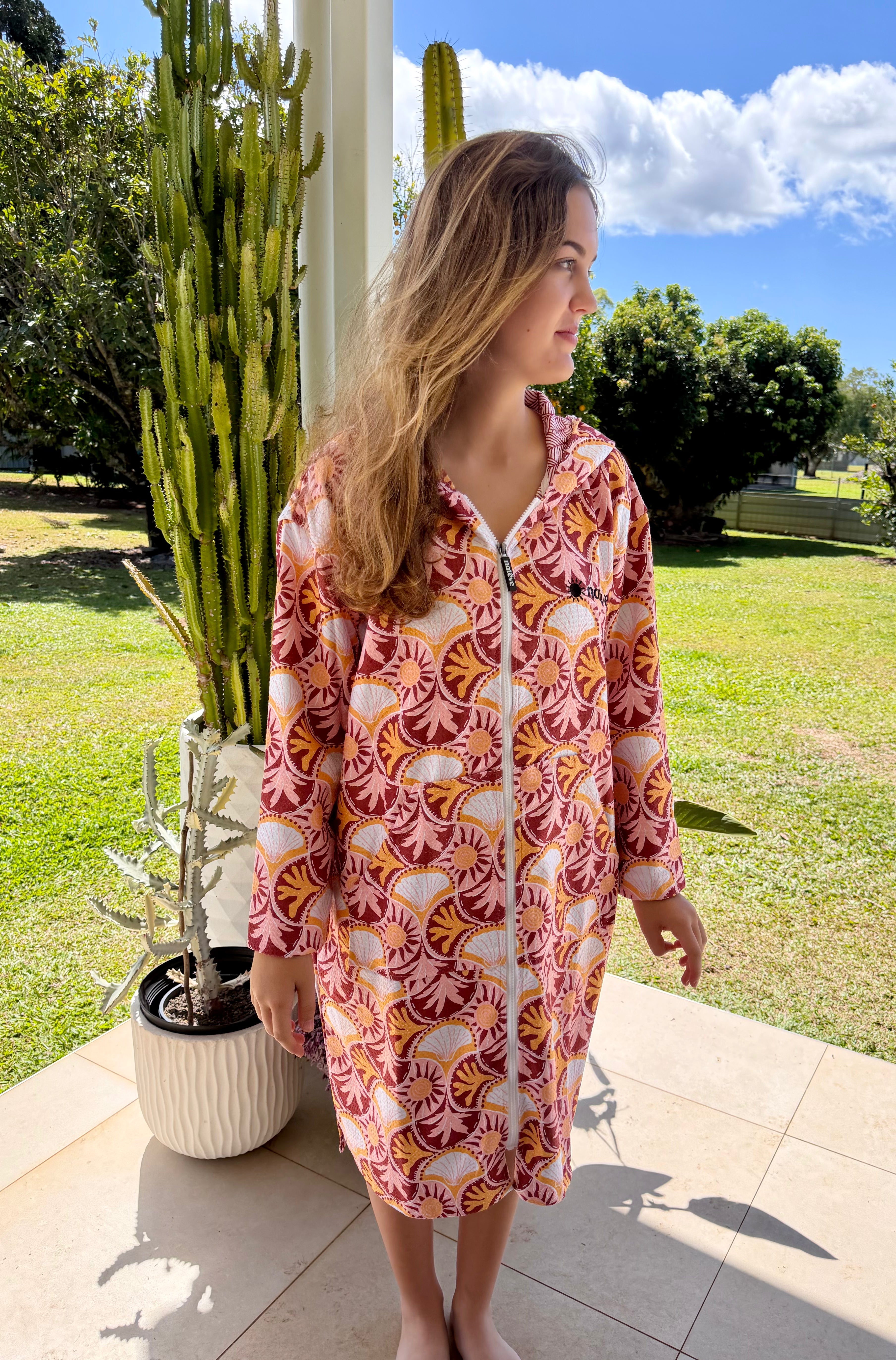 Pre-Order | Sun Scallop - Adults Hooded Towel