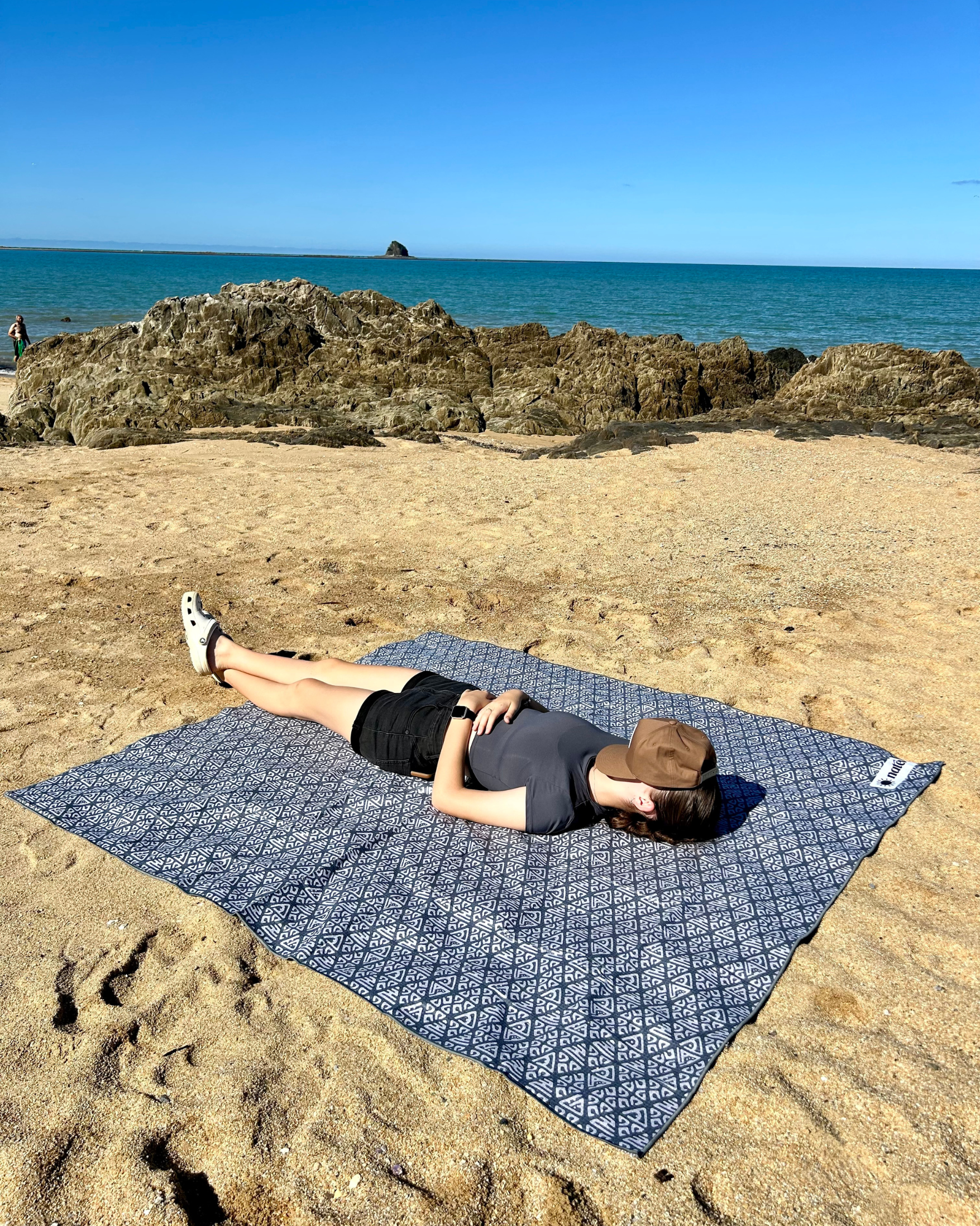 Tiki Trek - Sand Free Beach Mat